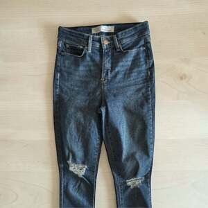 Signature by Levi Strauss & Co. Shaping High Rise Super Skinny Distressed Jeans